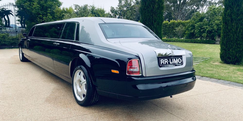 limousine for airport travel service - Rolls Royce Limo