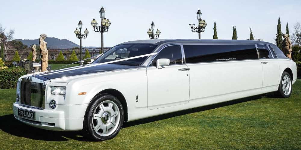 Party Bus vs Limousine - Which is Better - Rolls Royce Limousines