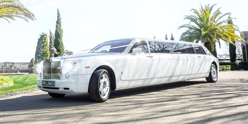 considerations for choosing the right vintage car - rolls royce limos