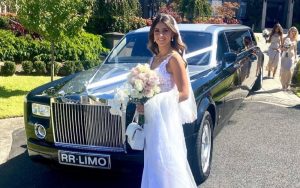 reasons why vintage cars are perfect for wedding - rolls royce limos