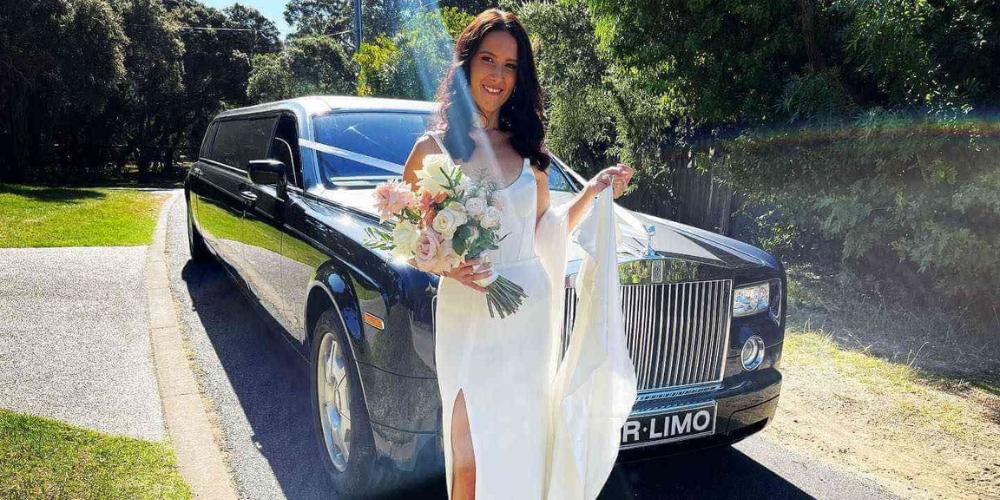 tips when renting a wedding vintage car - rolls royce limos