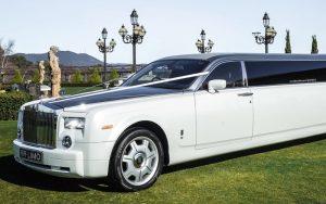 10 seater limo for hire Melbourne airport transfer - Rolls Royce Limo